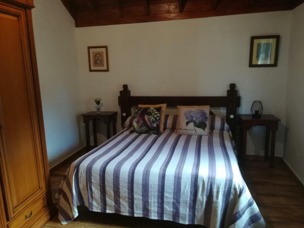 إيكود ذي لوس فينوس Casas Rurales Los Guinderos المظهر الخارجي الصورة