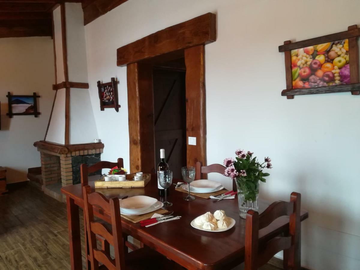 إيكود ذي لوس فينوس Casas Rurales Los Guinderos المظهر الخارجي الصورة