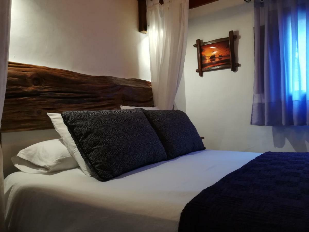 إيكود ذي لوس فينوس Casas Rurales Los Guinderos المظهر الخارجي الصورة