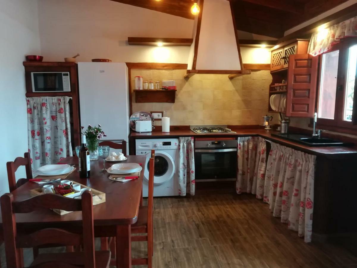 إيكود ذي لوس فينوس Casas Rurales Los Guinderos المظهر الخارجي الصورة